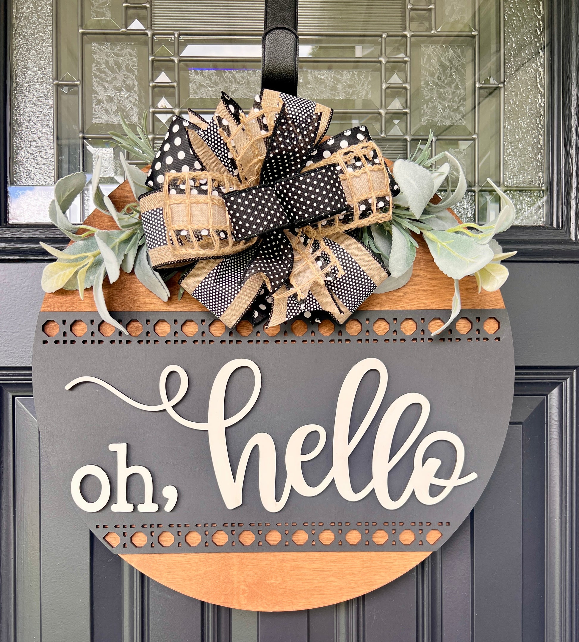 Full view of neutral everyday farmhouse door hanger ready for year-round display.