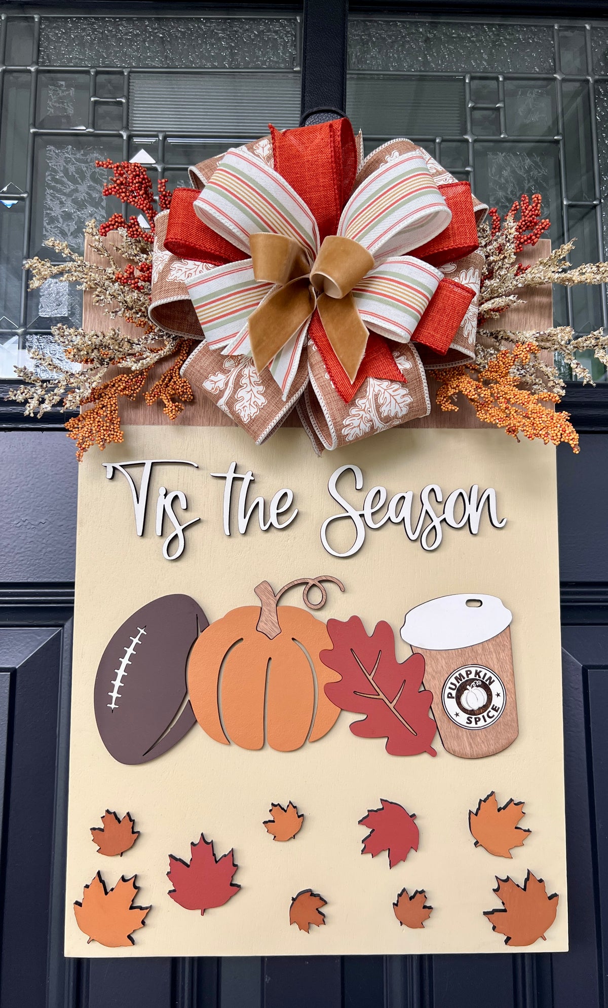 'Tis the Season fall door hanger - detail view