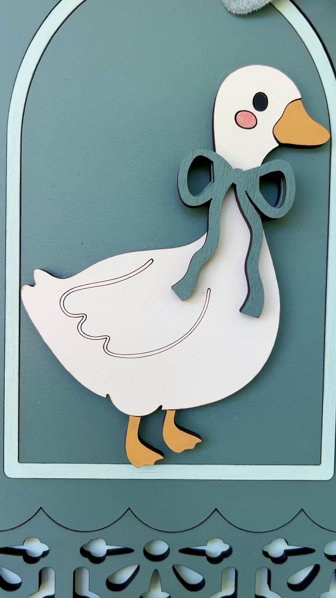 Vintage Porch Goose Door Hanger- movie showing details 